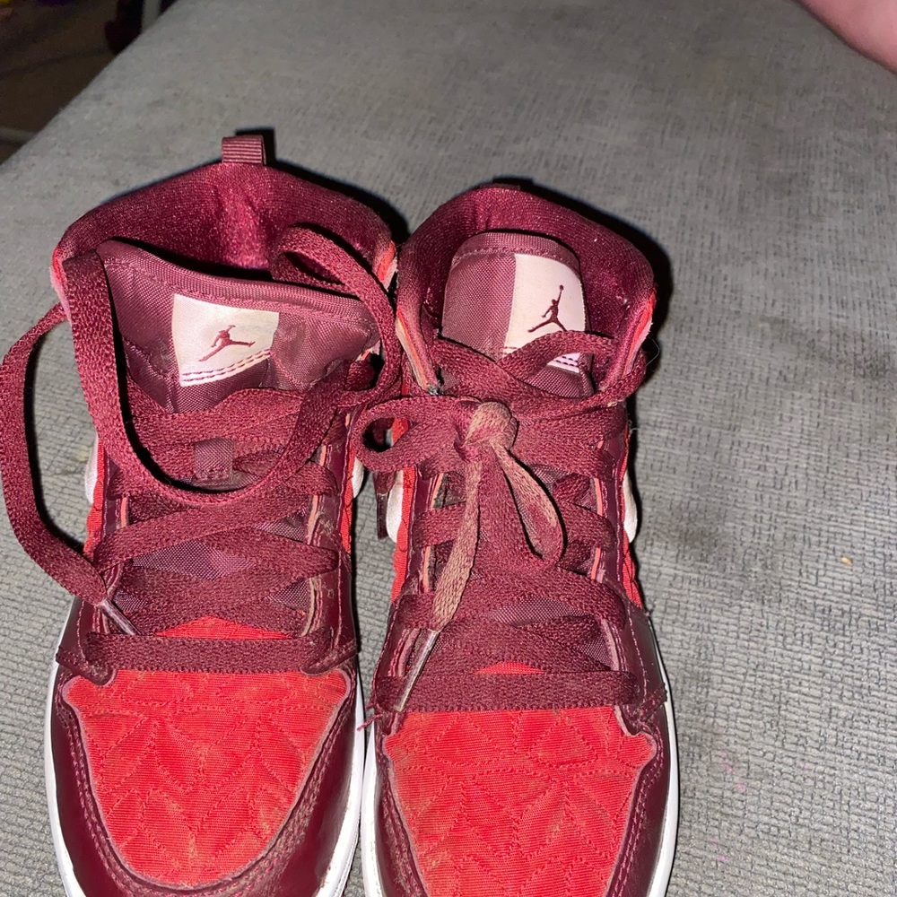 Air Jordan size 2Y